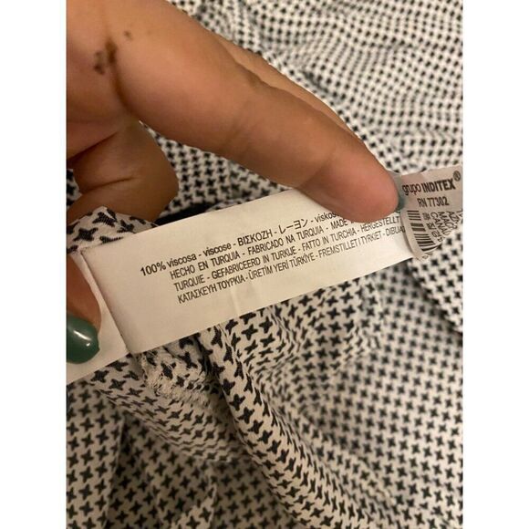 Zara Women's Black & White Houndstooth ruched Long-Sleeve Blouse size small - Picture 8 of 9